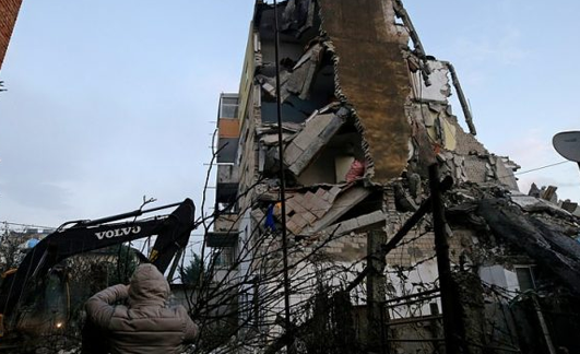Nenshkruhet marreveshja: Turqia do ndertoje 522 banesa, sheshe e shkolla ne Lac